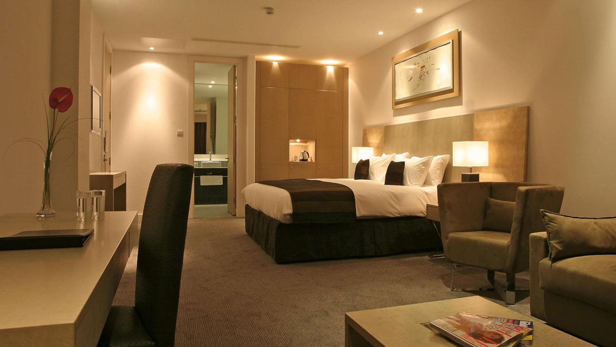 Отель Park Plaza 4*
