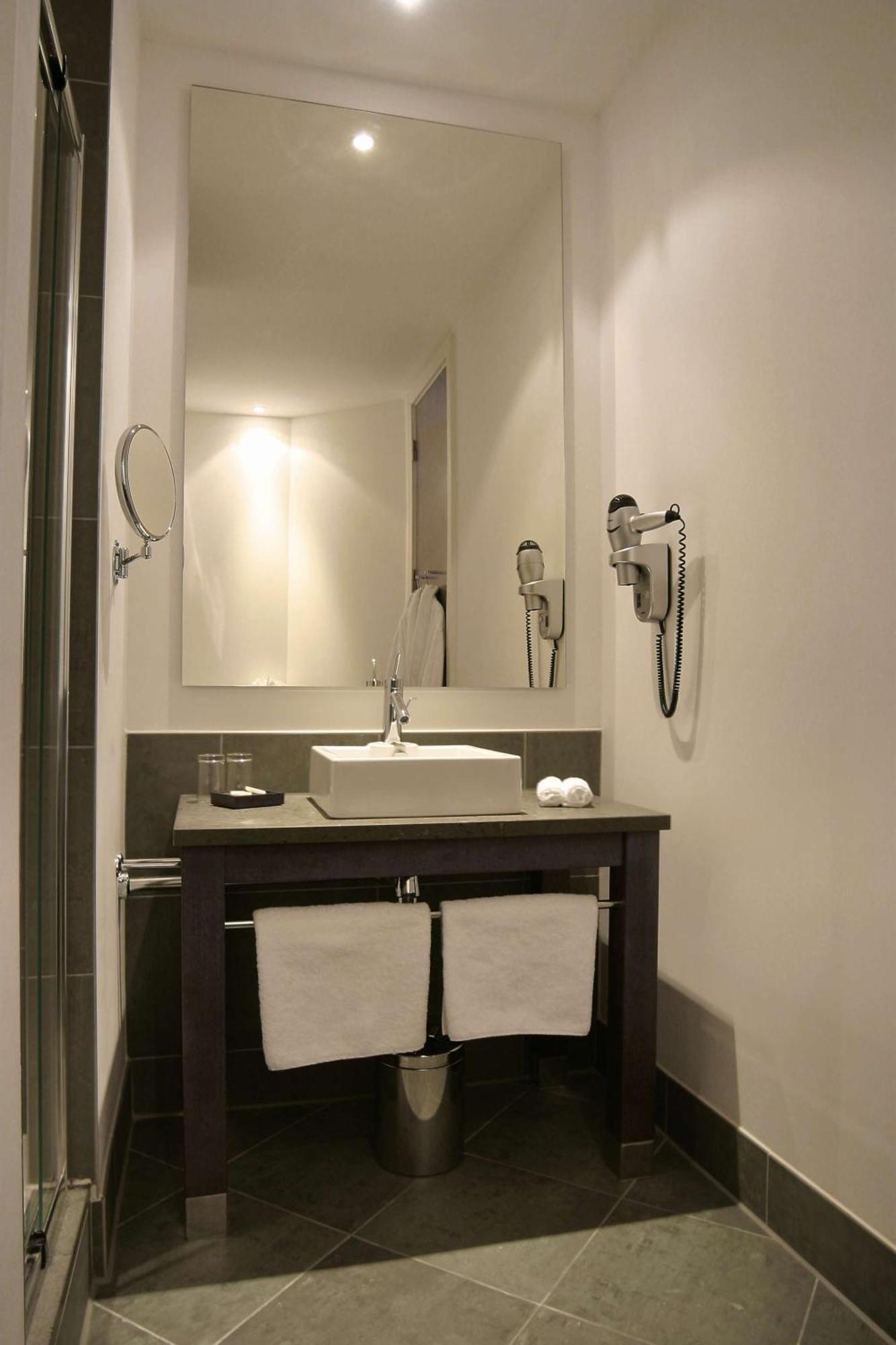 Park Plaza 4*