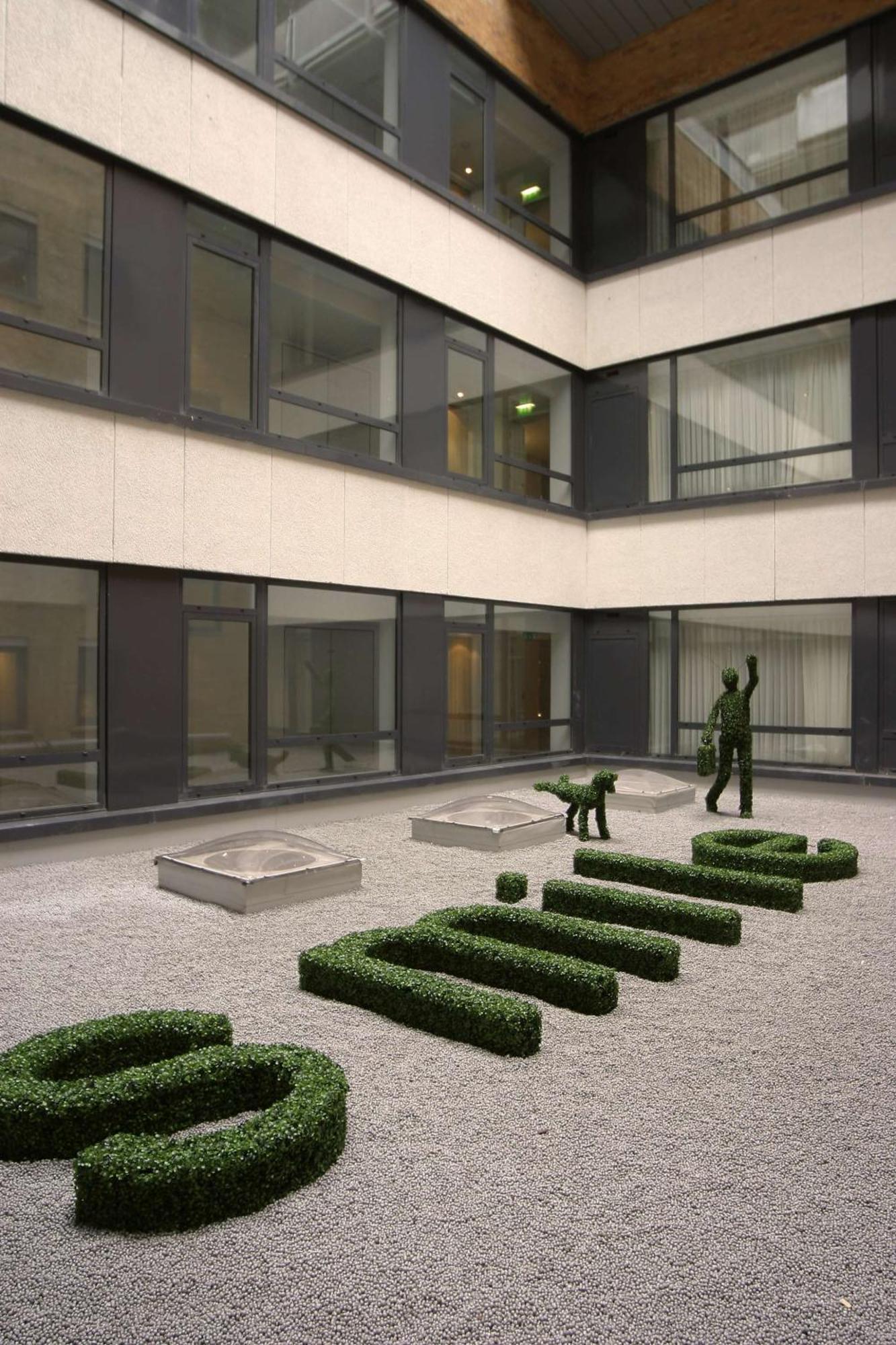 Отель Park Plaza 4*