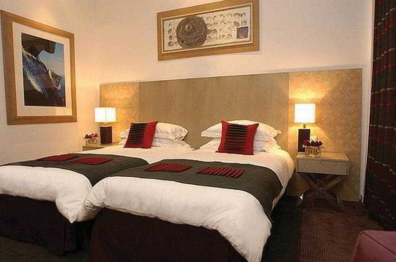 Park Plaza 4*