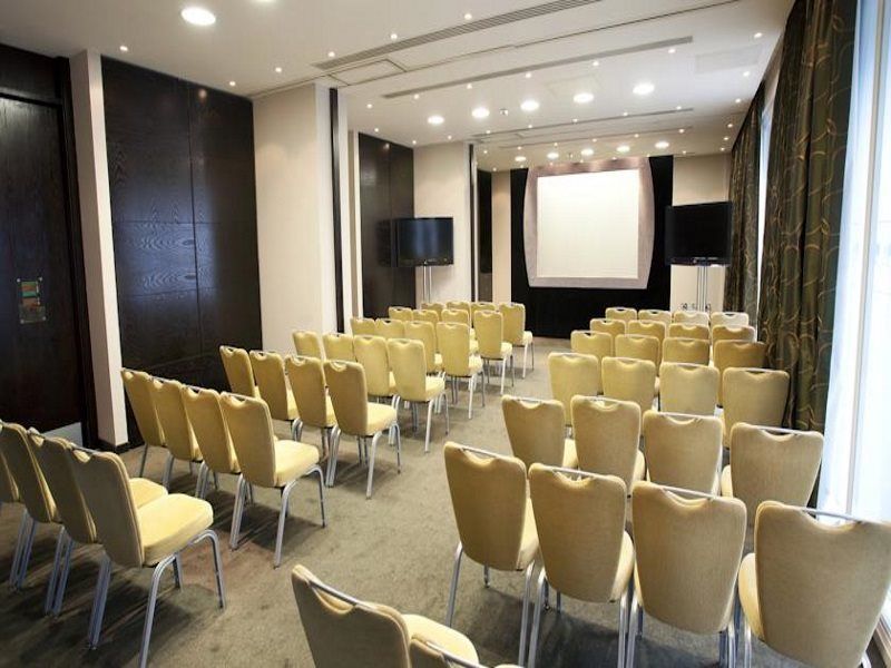 Park Plaza 4* Кардифф
